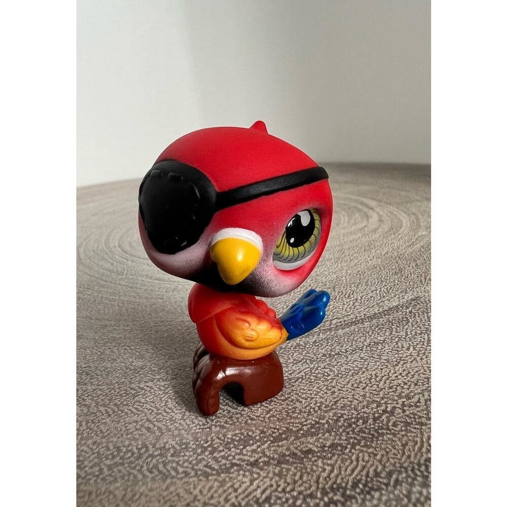 Littlest Pet Shop LPS Pirate Parrot #331 Realistic Eyes 2006